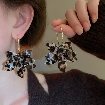 Women's Pearl Earrings Fashion Trend