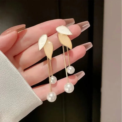 Women's Pearl Earrings Fashion Trend