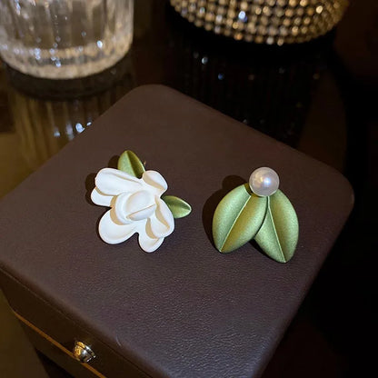 Elegant Trendy Zirconia White Shell Petal Earring