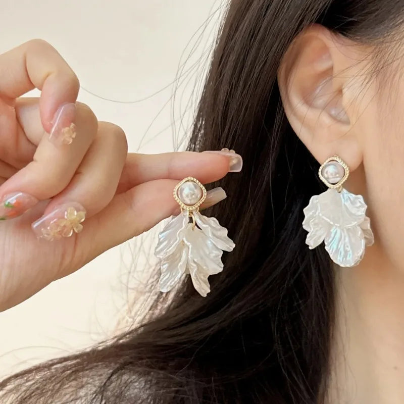 Women's Pearl Earrings Fashion Trend