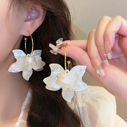 Women's Pearl Earrings Fashion Trend