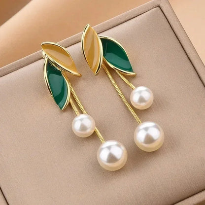 Women's Pearl Earrings Fashion Trend