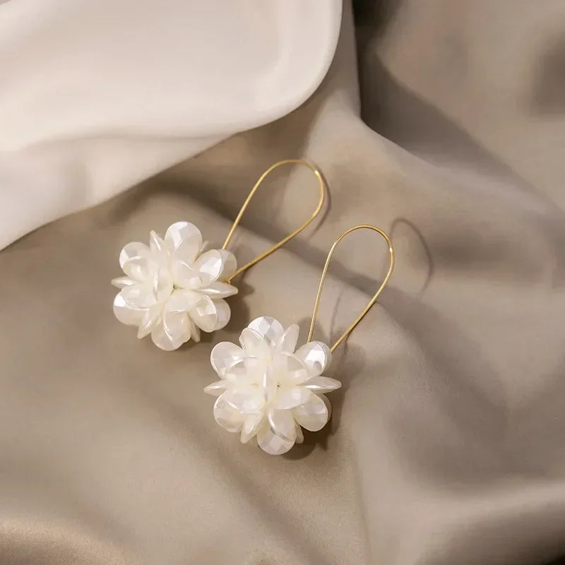 Women's Pearl Earrings Fashion Trend