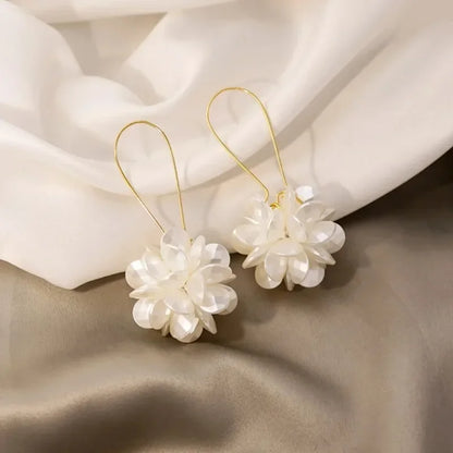 Women's Pearl Earrings Fashion Trend