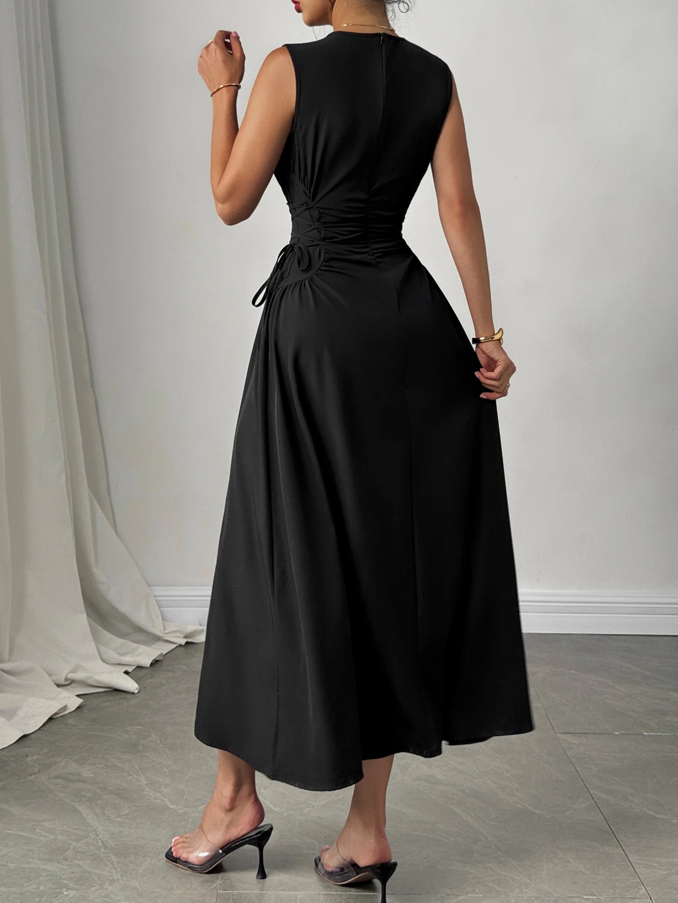 Womens Black Round Neck Bow Detail Flare Midi Dress